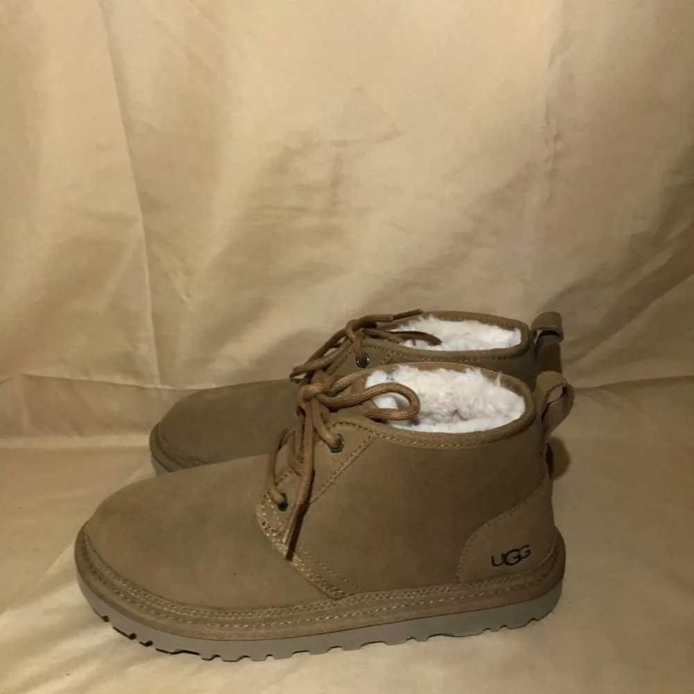UGG Neumel Women’s Boots In Chestnut